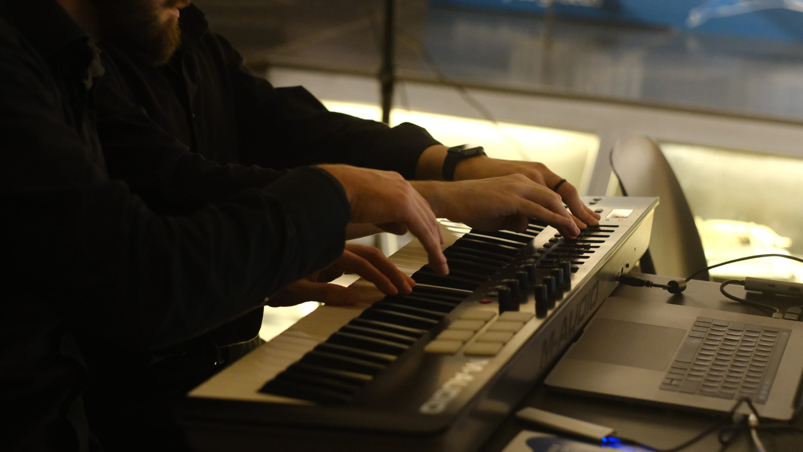 ELECTRO ACOUSTIC ROOM – VIBRAZIONI